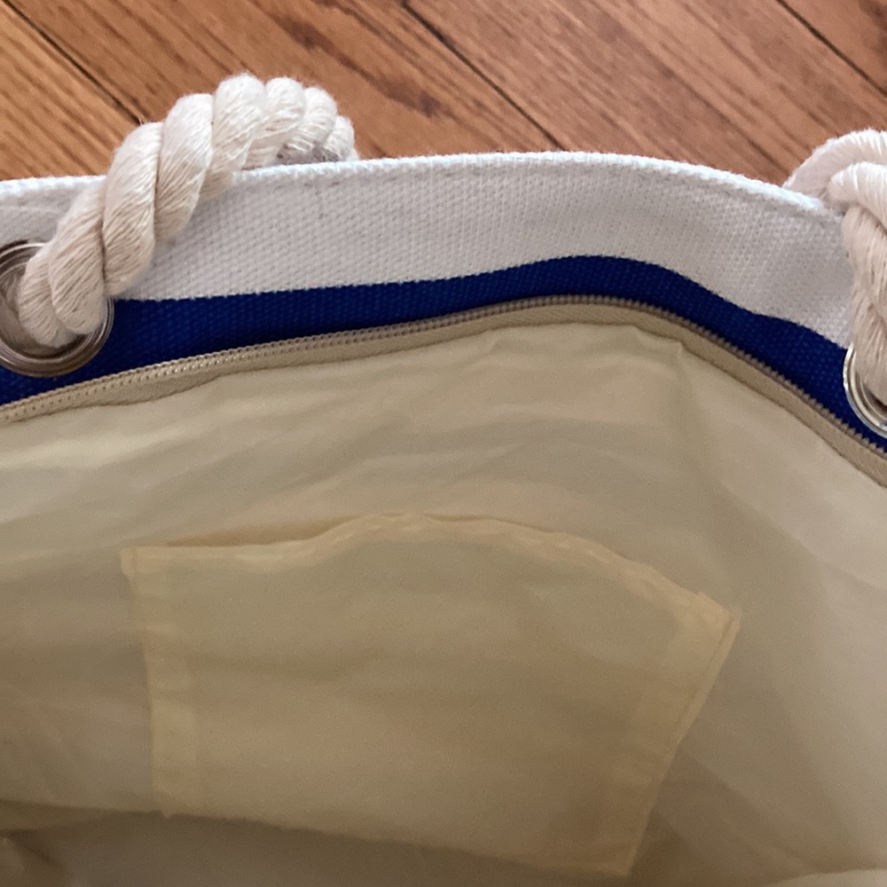 NWOT Striped Zippered Tote - Picture 3 of 3